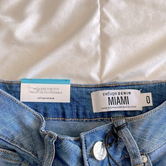 Refuge Denim Miami High Rise Stretch Jean Shorts Size 0 NWT - Picture 2 of 7